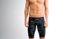 TYR Men's Venzo™ High Jammer - USA Blackout Camo -Tyr 1417232461 1fa490927db882cfac98a9ac395d990857922522240520bb2f0b696e832c1d19 d 295x166