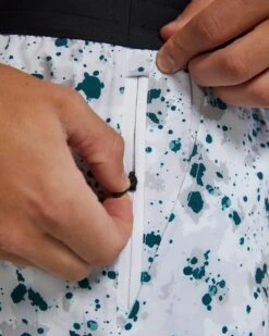 TYR Hydrosphere™ Men's Lined 7" Unbroken Big Logo Shorts - Fleck 15 TYR Hydrosphere™ Men's Lined 7" Unbroken Big Logo Shorts - Fleck -Tyr B44020 186 alt08