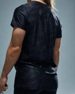 TYR Airtec™ Women's Short Sleeve Tee - Blackout Camo -Tyr FPTBC3A 001 alt08