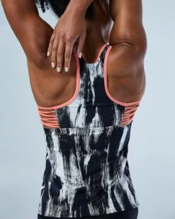 TYR Women's Harley Tank - Dry Brush 18 TYR Women's Harley Tank - Dry Brush -Tyr THADBR7A 001 alt09