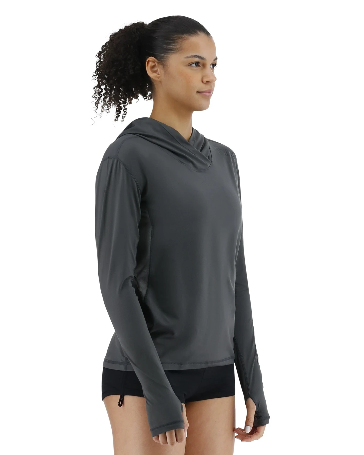 TYR SunDefense™ Women's Vented Long Sleeve Crew Shirt - Solid 6 TYR SunDefense™ Women's Vented Long Sleeve Crew Shirt - Solid - Image 6