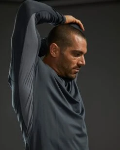 TYR SunDefense™ Men's Vented Long Sleeve Crew Shirt - Solid -Tyr TSMPLS7A 927 alt08