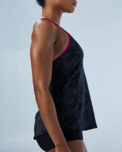 TYR Durafast Elite® Women's Taylor Tank - Blackout Camo 18 TYR Durafast Elite® Women's Taylor Tank - Blackout Camo -Tyr TTAFBC7A 001 alt09