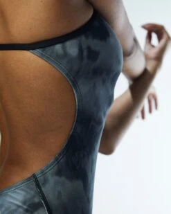 TYR Durafast Elite® Women's Cutoutfit Swimsuit - Turbulent -Tyr ctur7a 927 alt09 7