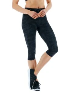 TYR Base Kinetic™ Women's Mid-Rise Logo Cropped Leggings - Blackout Camo -Tyr ftccb3a 001 alt06 2 4