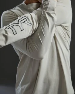 TYR Men's SunDefense Long Sleeve Shirt -Tyr tsmls7a 608 alt08